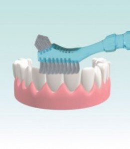 Comment entretenir efficacement sa prothèse dentaire ?